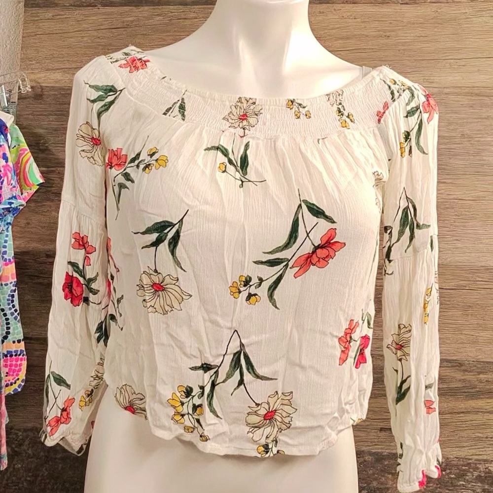 Hollister Floral Blouse With Red And Yellow Accents